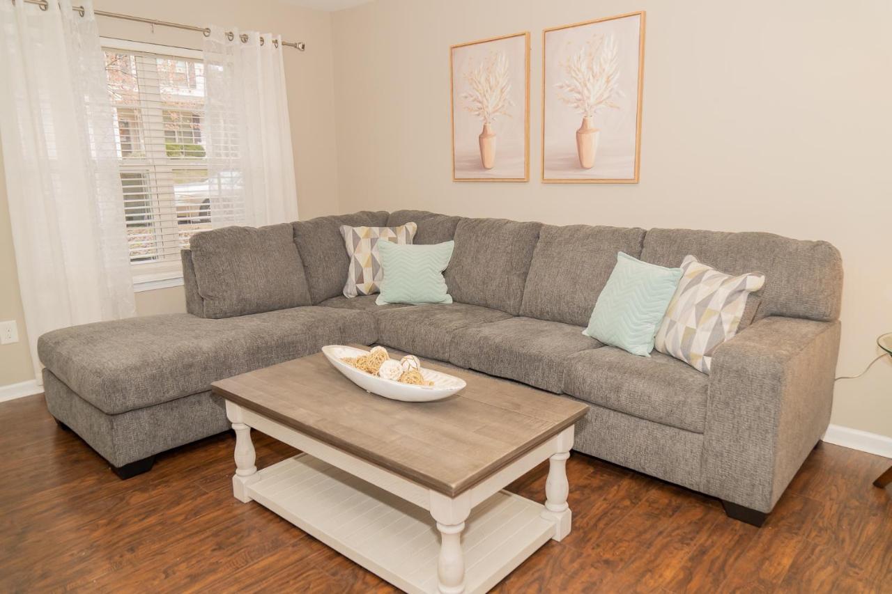 Beautiful Spacious 4 Bedroom House , Sleeps 8+ ローリー エクステリア 写真